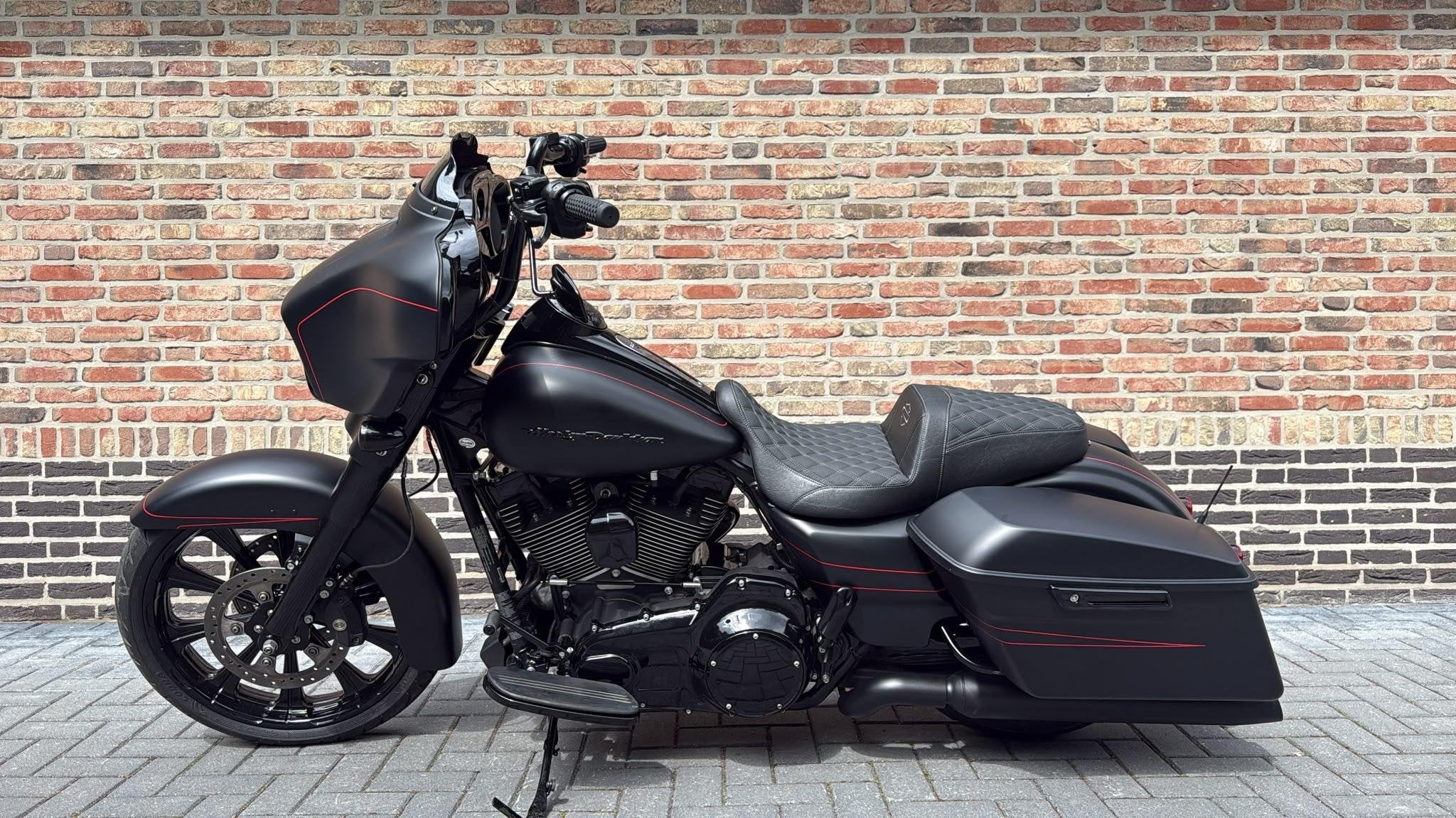 Harley Davidson 103 FLHX Street Glide 21INCH APE Mat Zwart B, Motoren, Motoren | Harley-Davidson, Laan van Vredenoord 33
2289 DA  Rijswijk, NL