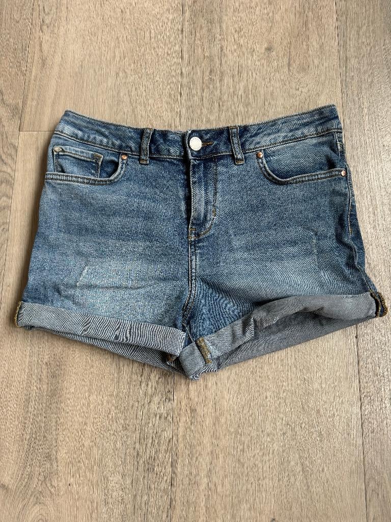 REVELATION korte spijkerbroek blauw nieuwstaat maat 34 DP, Kleding | Dames, Spijkerbroeken en Jeans, Blauw, Ophalen of Verzenden