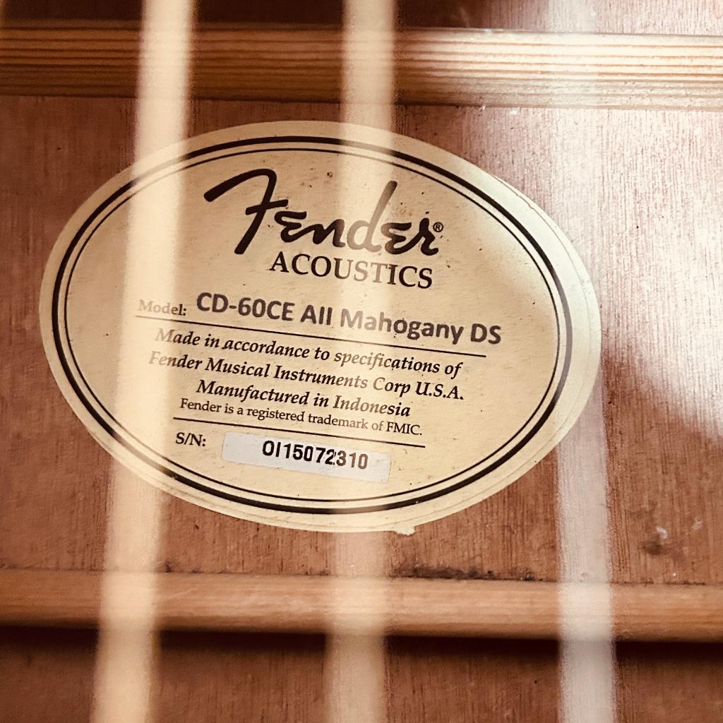 Fender CD60 SCE, Muziek en Instrumenten, Ophalen, Zo goed als nieuw, Western- of Steelstringgitaar, Met (piezo-)element