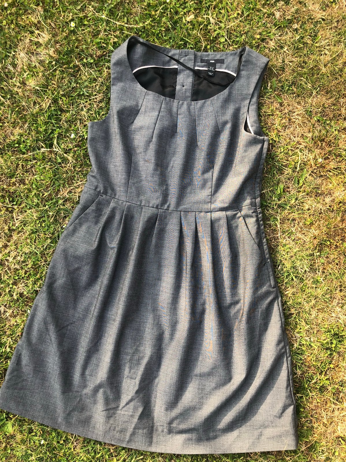Zomerjurk zomer jurk van H&M jurk maat 44 grijs met een, Ophalen of Verzenden, Zo goed als nieuw, Maat 42/44 (L), Grijs