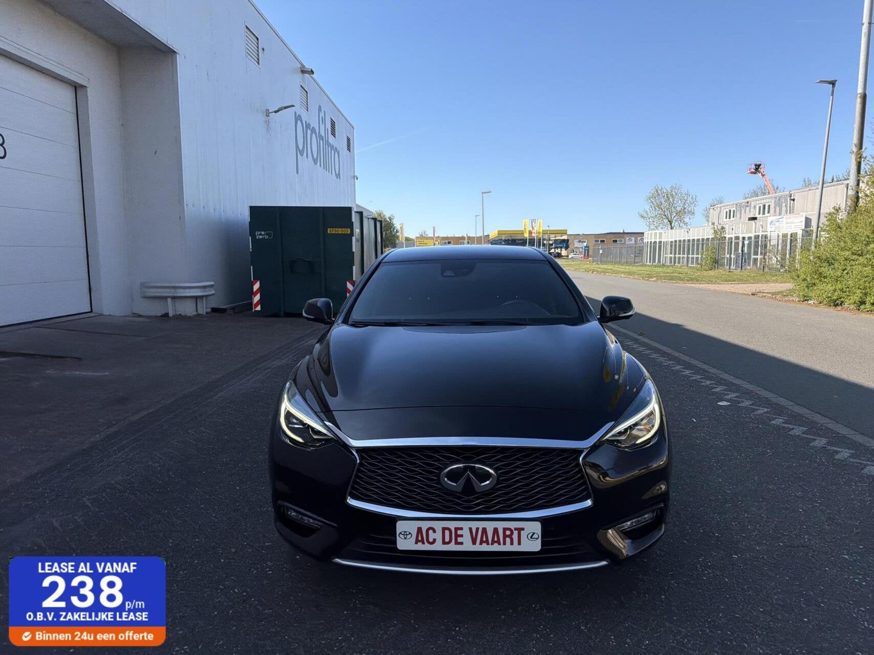 Infiniti Q30 1.6t Premium Tech - NAVI/LEER/BOSE/360CAM/NAP, Auto's, Voorwielaandrijving, Gebruikt, 4 cilinders, 700 kg