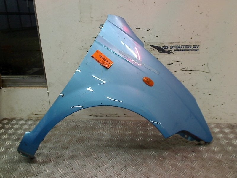 Spatbord Rechts Voor SPUITEN Daewoo / Chevrolet Matiz 2006, Gebruikt, Daewoo, General Motors Germany GmbH, Chevrolet.europe@gm.com