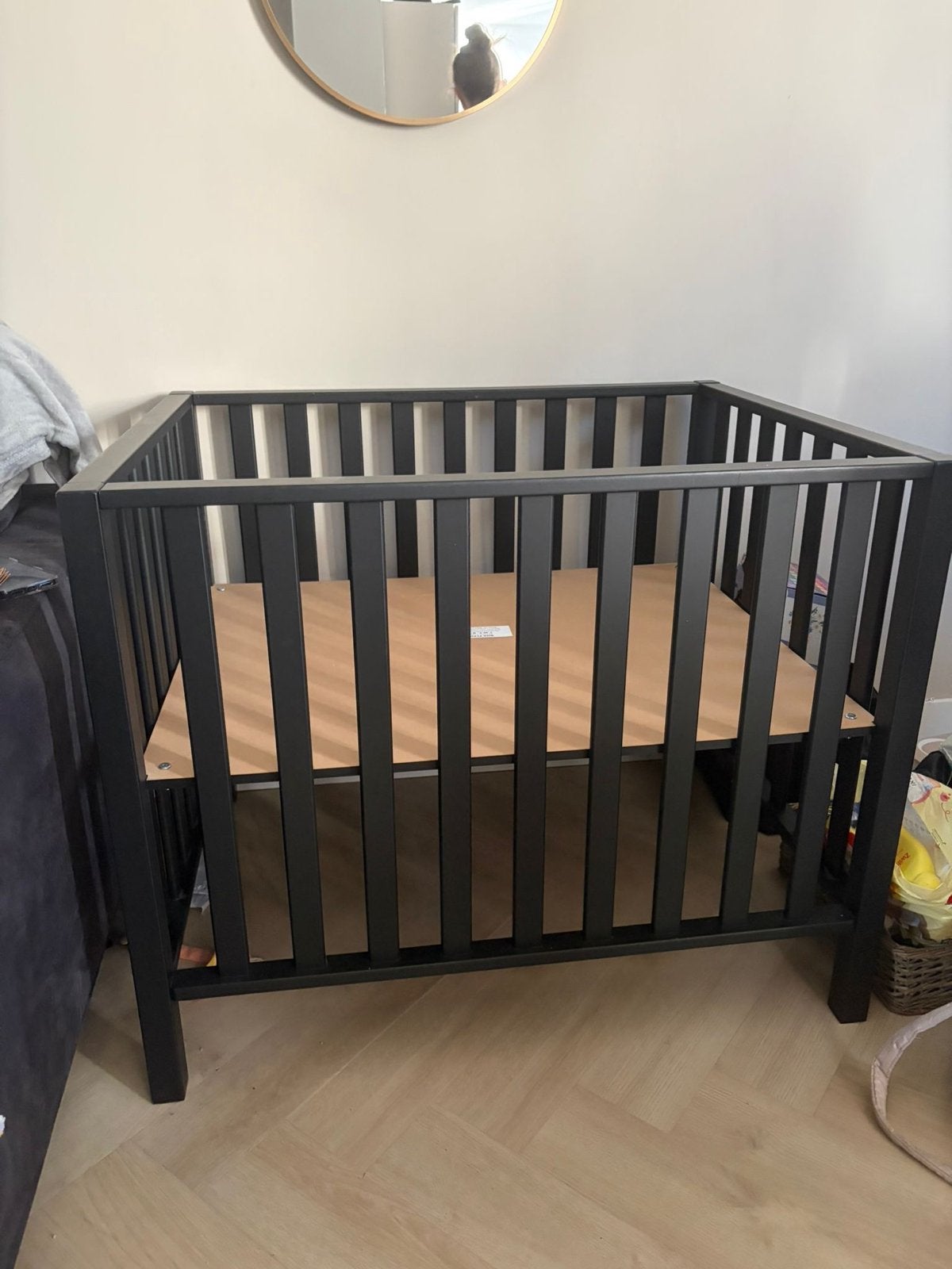 Babybox van Babydump - Zwart, verstelbaar, Ophalen, Zo goed als nieuw, Vierkant, In hoogte verstelbaar