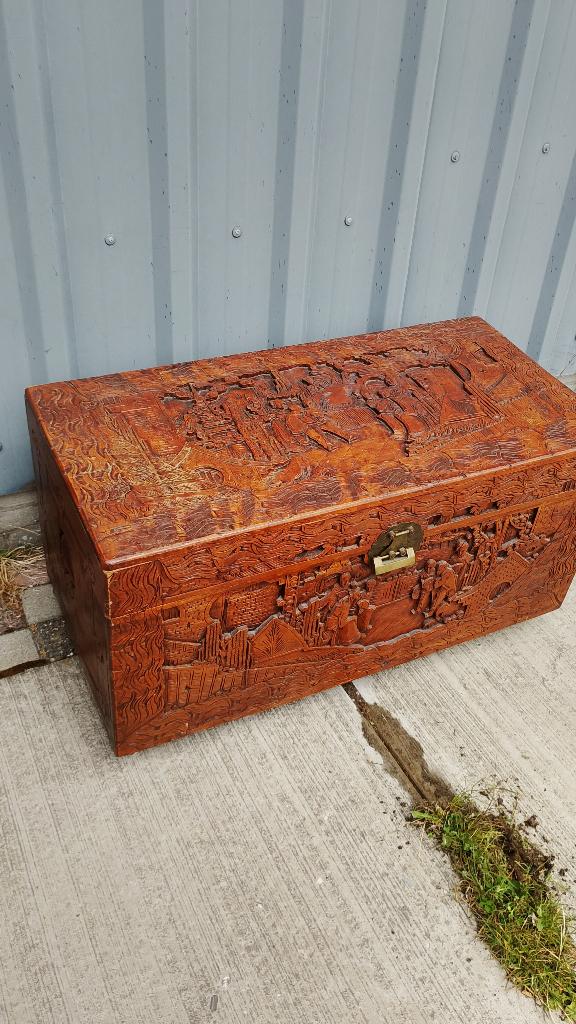 Chinese handgesneden kamferkist met heerlijke mint geur, Huis en Inrichting, Woonaccessoires | Kisten, Ophalen of Verzenden, Zo goed als nieuw