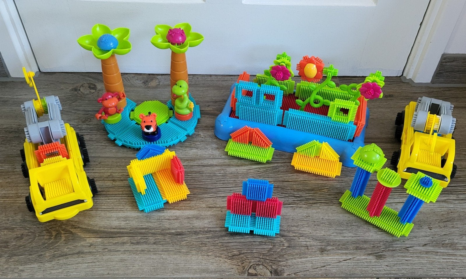Setje nopper met bomen, bloemen, auto's, dieren & grondplaat, Kinderen en Baby's, Speelgoed | Bouwstenen, Ophalen of Verzenden