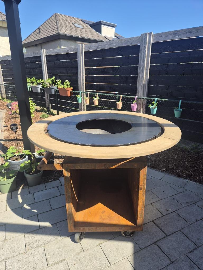 OFYR 100 Classic+ storage pro met fire guard ring, Tuin en Terras, Houtskoolbarbecues, Zo goed als nieuw, Ophalen