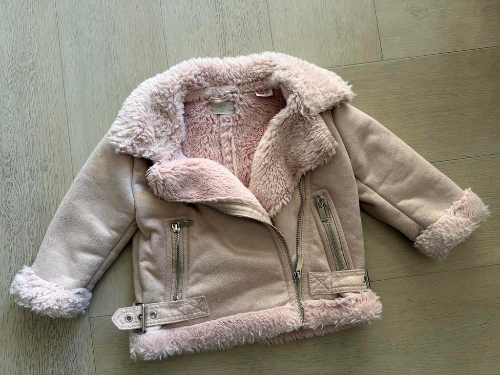 Roze teddy jasje van MANGO Baby, maat 86 nieuw h&m Zara, Ophalen of Verzenden, Nieuw, Meisje, Jasje