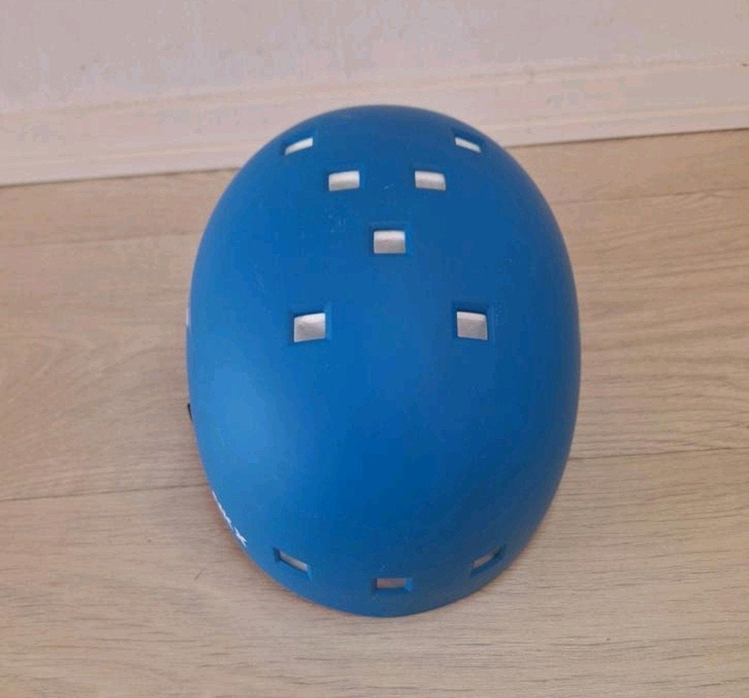GOEDE FIJNE SKATEHELM MAAT L 57,5/61CM MERK NKX VERSTELBAAR, Ophalen of Verzenden, Zo goed als nieuw