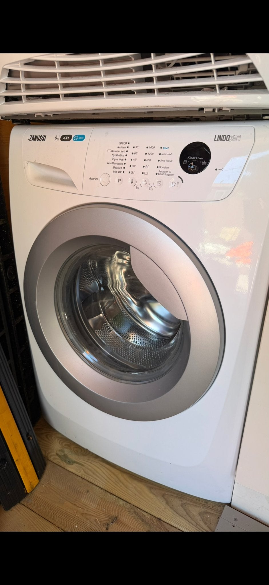 Zanussi Lindo 300 Wasmachine 8kg - Efficiënt en Ruim, Witgoed en Apparatuur, Ophalen, 1200 tot 1600 toeren, Gebruikt, 8 tot 10 kg