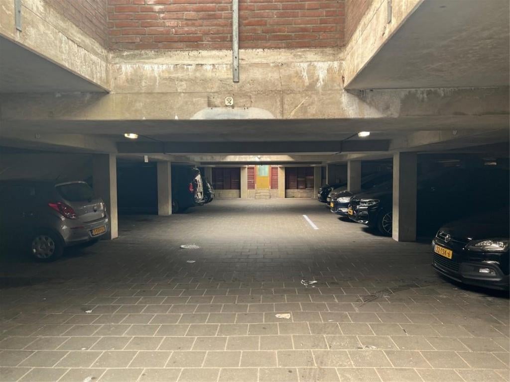 Te huur parkeerplaats Amsterdam Oost Dapperbuurt (1093 SB), Auto diversen, Autostallingen en Garages