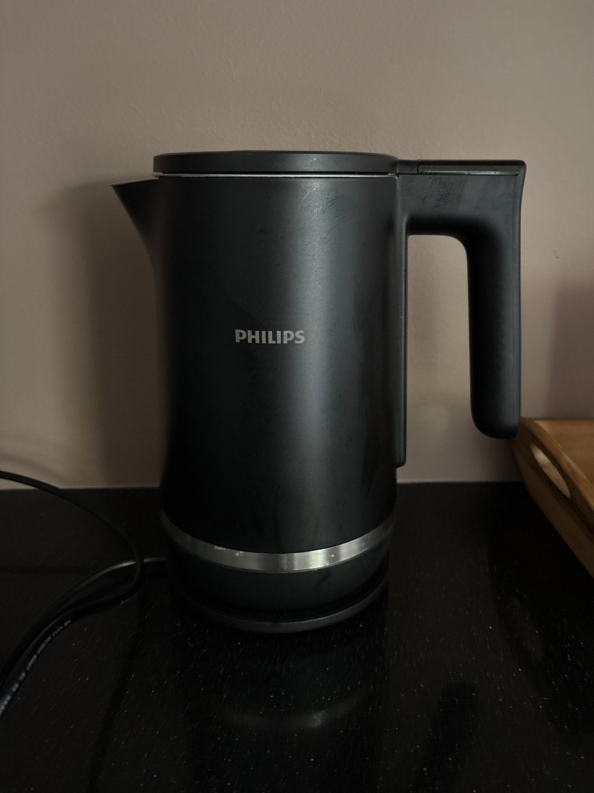 Philips waterkoker - Zwart, modern design, 1 tot 2 liter, Ophalen, Gebruikt, Draadloos
