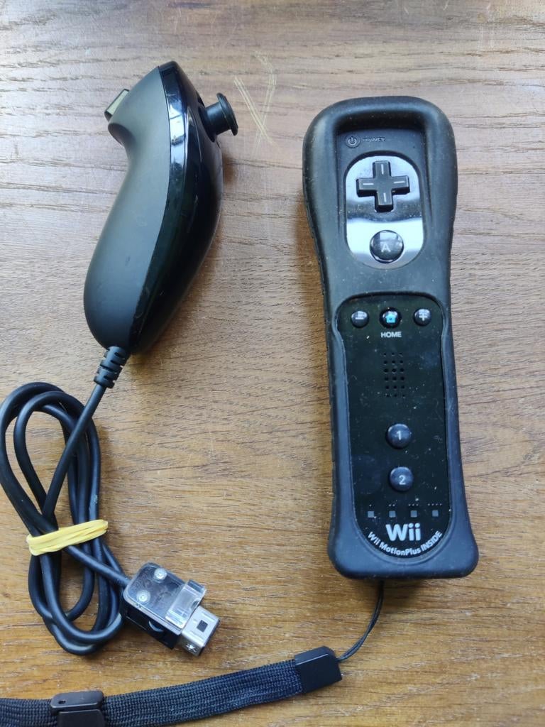 Wii Remote met MotionPlus Inside en Nunchuk, Spelcomputers en Games, Games | Nintendo Wii, 1 speler, Ophalen of Verzenden, Gebruikt