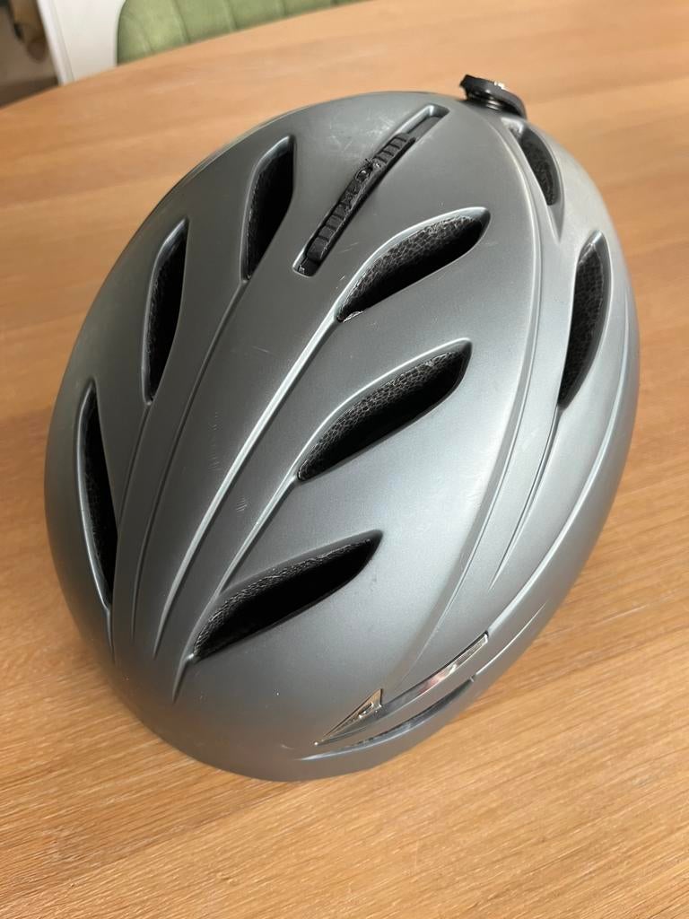 Giro skihelm, Ophalen, Zo goed als nieuw, M, Heer of Dame