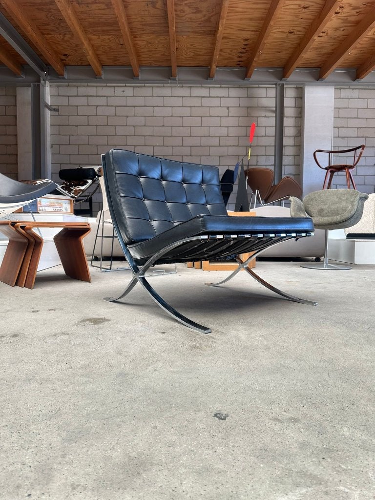 Knoll Barcelona chair by Ludwig Mies van der Rohe, Huis en Inrichting, Fauteuils, Ophalen, Gebruikt, Vintage, 75 tot 100 cm