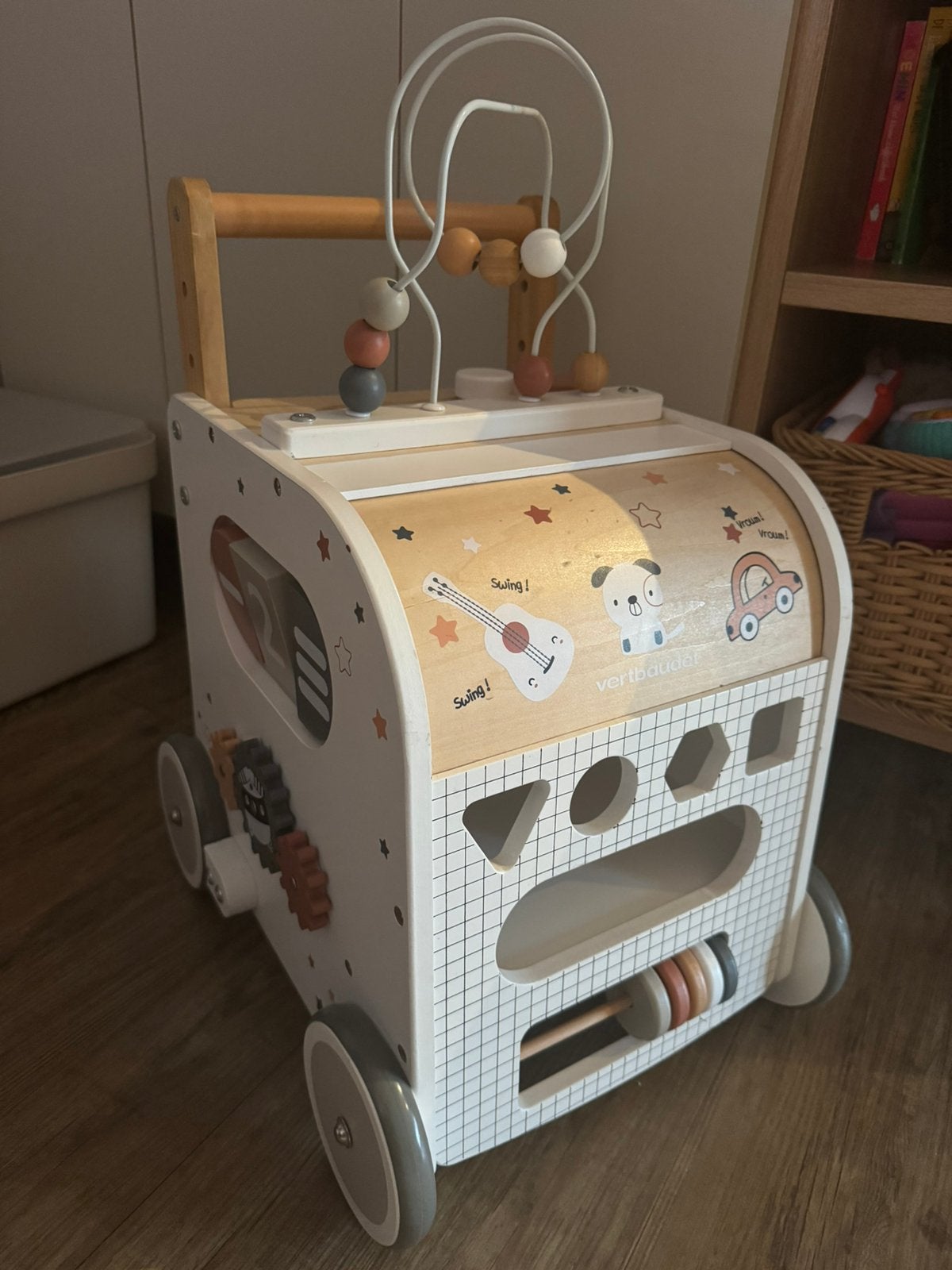 Loopwagentje vertbaudet met ‘remmen’, Kinderen en Baby's, Ophalen, Zo goed als nieuw, Overige typen