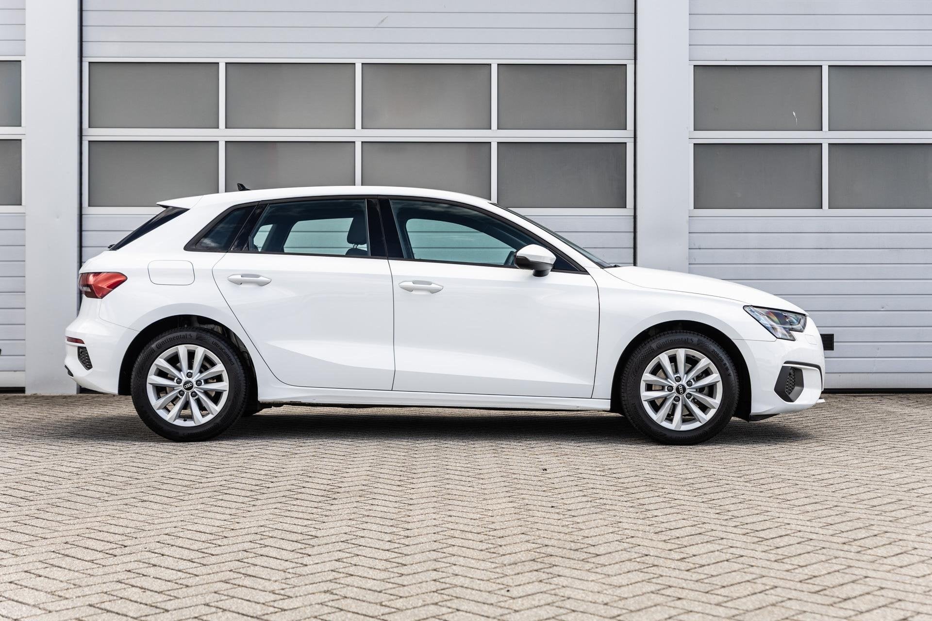 Audi A3 Sportback 30 TFSI 110pk S-tronic Pro Line | Cruise c, Auto's, Stof, Gebruikt, Wit, Origineel Nederlands
