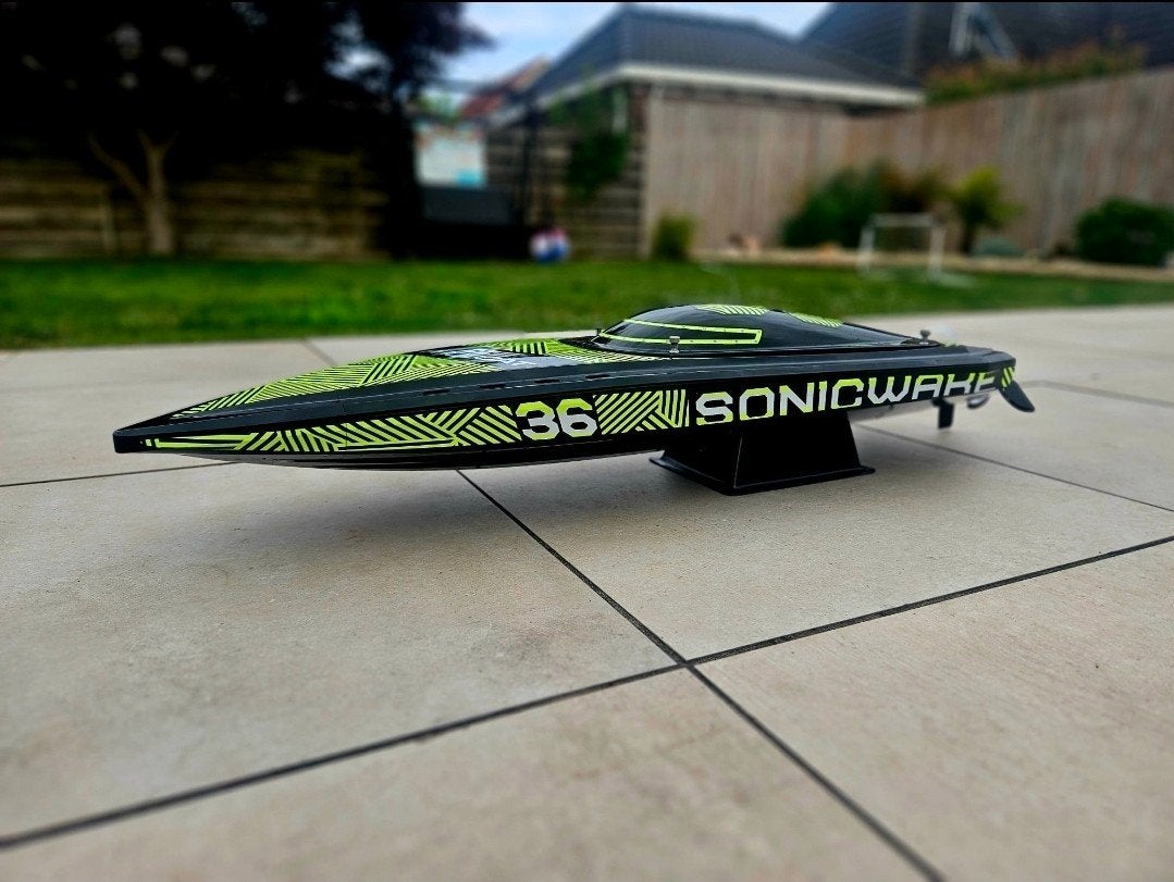 Proboat Sonicwake 36 V3 / CNHL / Spektrum / Octura etc., Hobby en Vrije tijd, Ophalen of Verzenden, Zo goed als nieuw