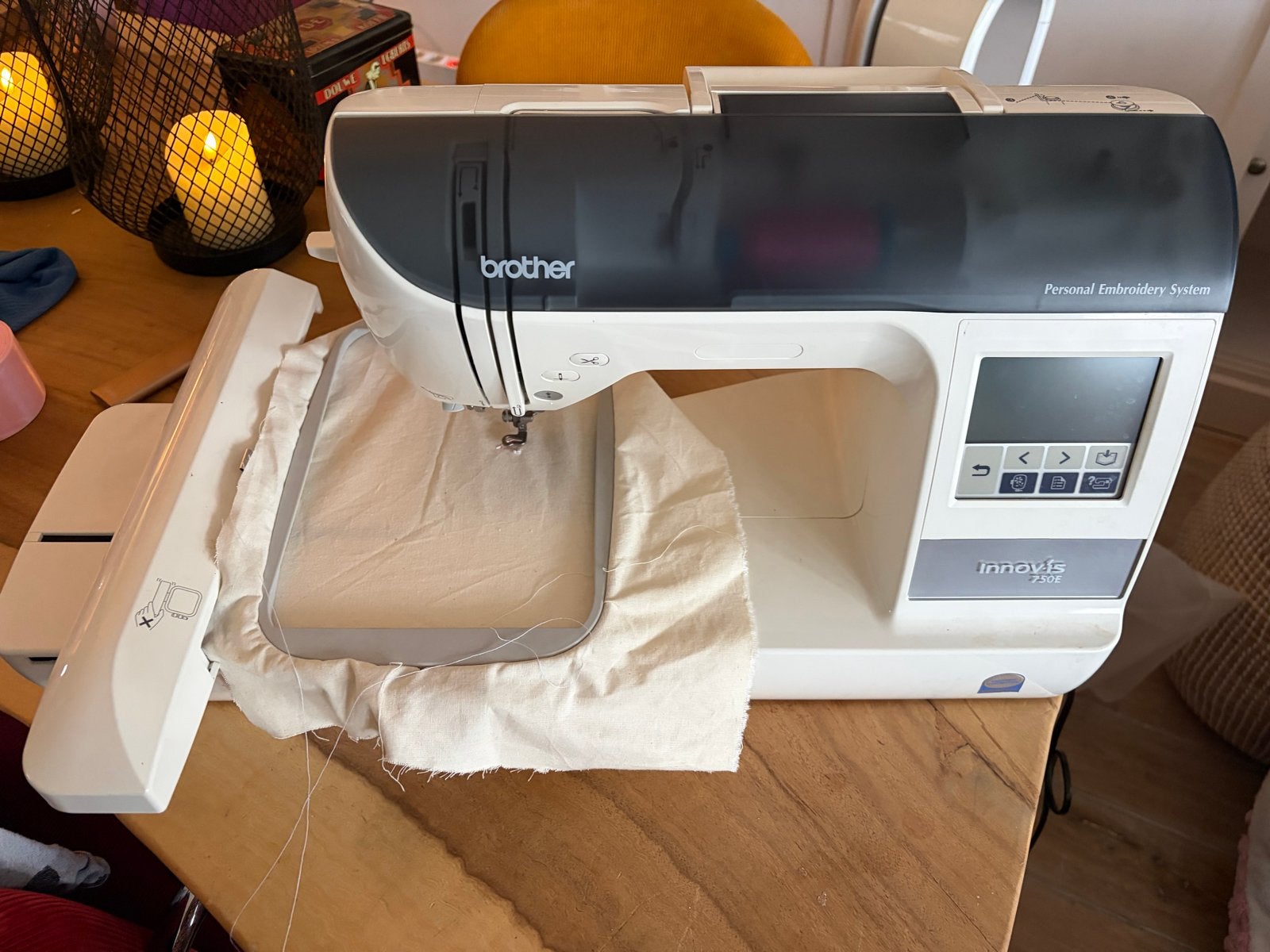 Brother Innov-is 750E Borduurmachine, Ophalen, Gebruikt, Naaimachine, Brother