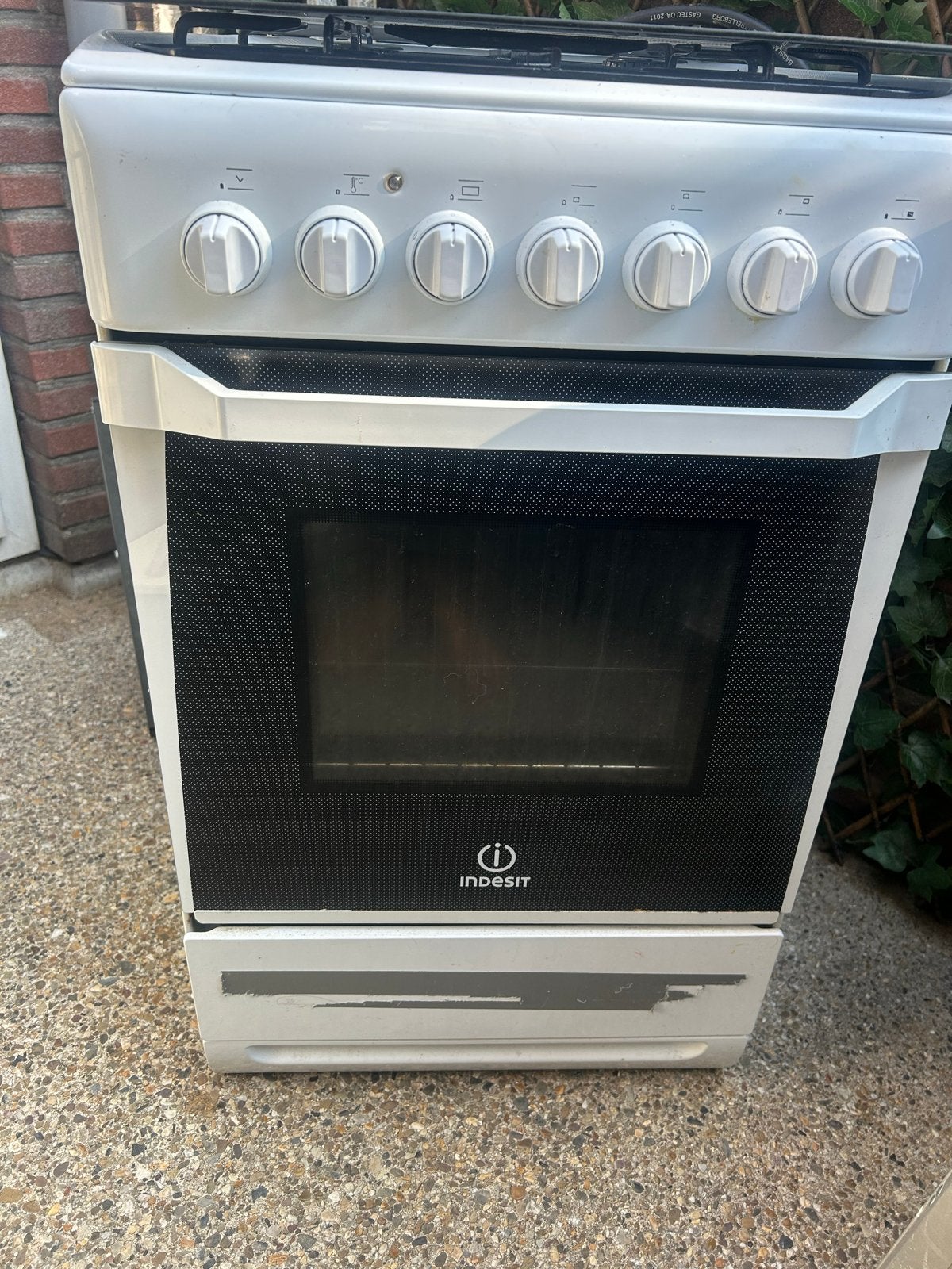 Indesit gasfornuis met oven - Functioneel, gebruikt, Ophalen, Gebruikt, 4 kookzones, Gas