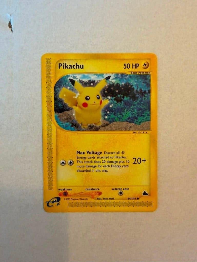 Pikachu Skyridge 84, Ophalen of Verzenden, Zo goed als nieuw, Losse kaart