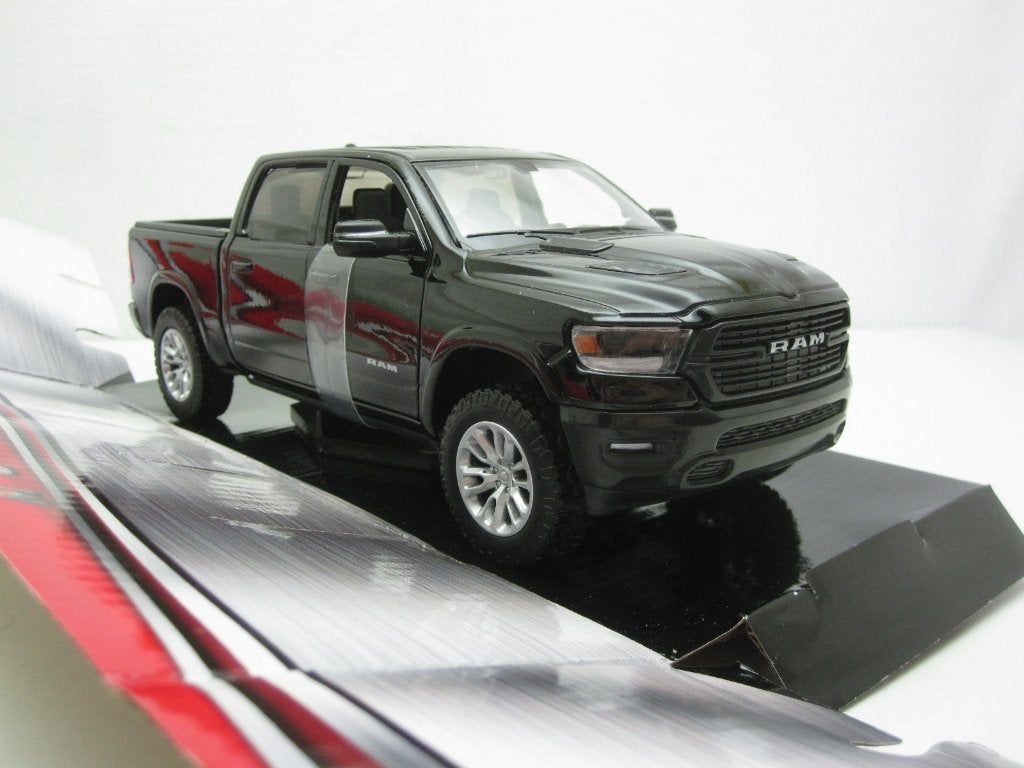 Dodge Ram 1500 Crewcab Laramie 2019 1:24 MotorMax, Ophalen of Verzenden, Nieuw, Auto, Motormax