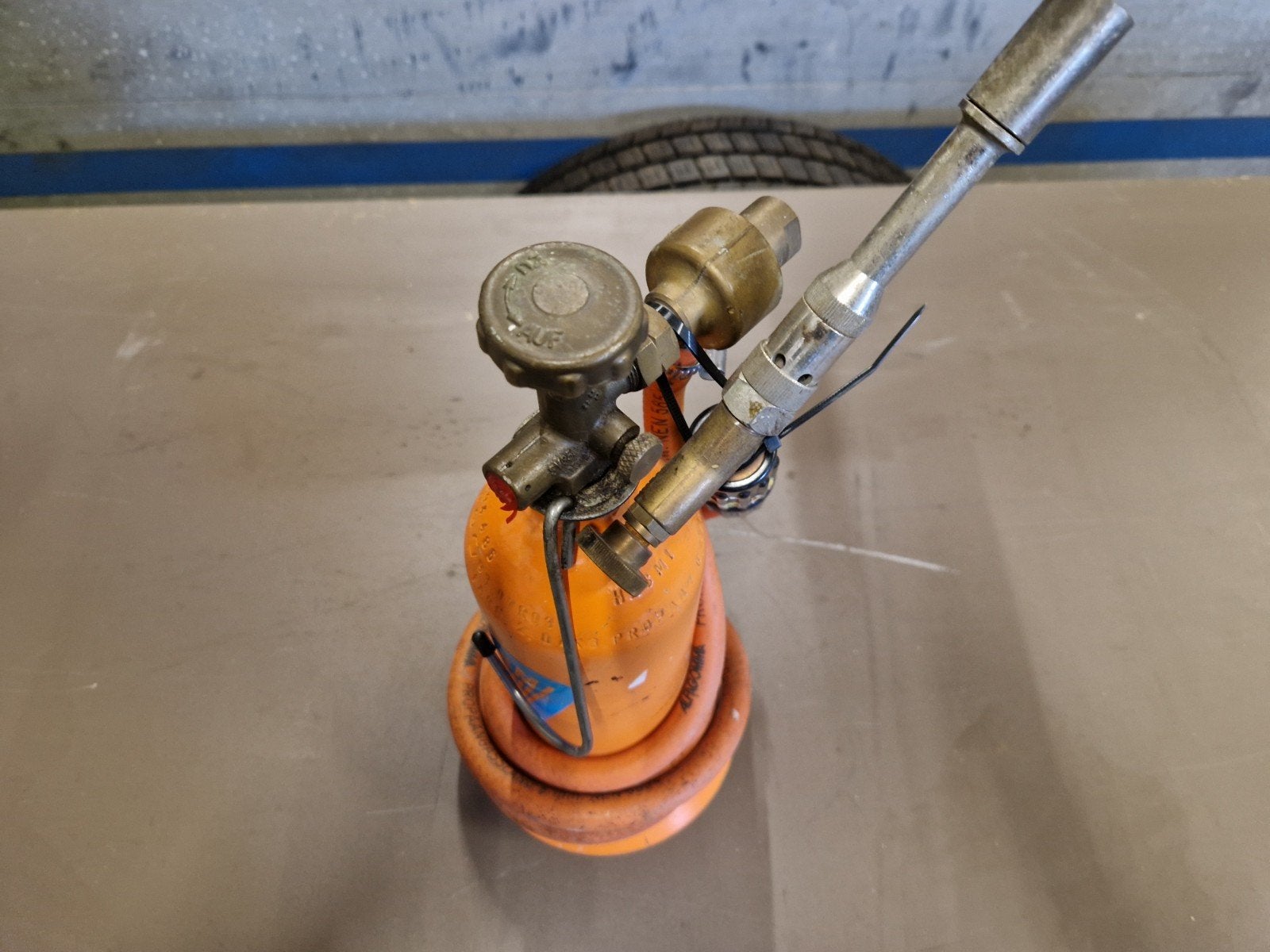Hasmi Karweifles - Soldeerbrander met gasfles, Ophalen of Verzenden, Gebruikt, Overige typen