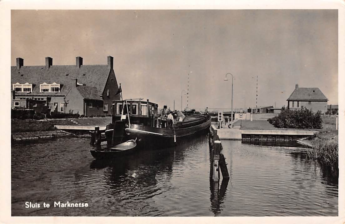 Marknesse Sluis met schip Sluiswachterswoning, Verzenden, 1940 tot 1960, Ongelopen, Flevoland