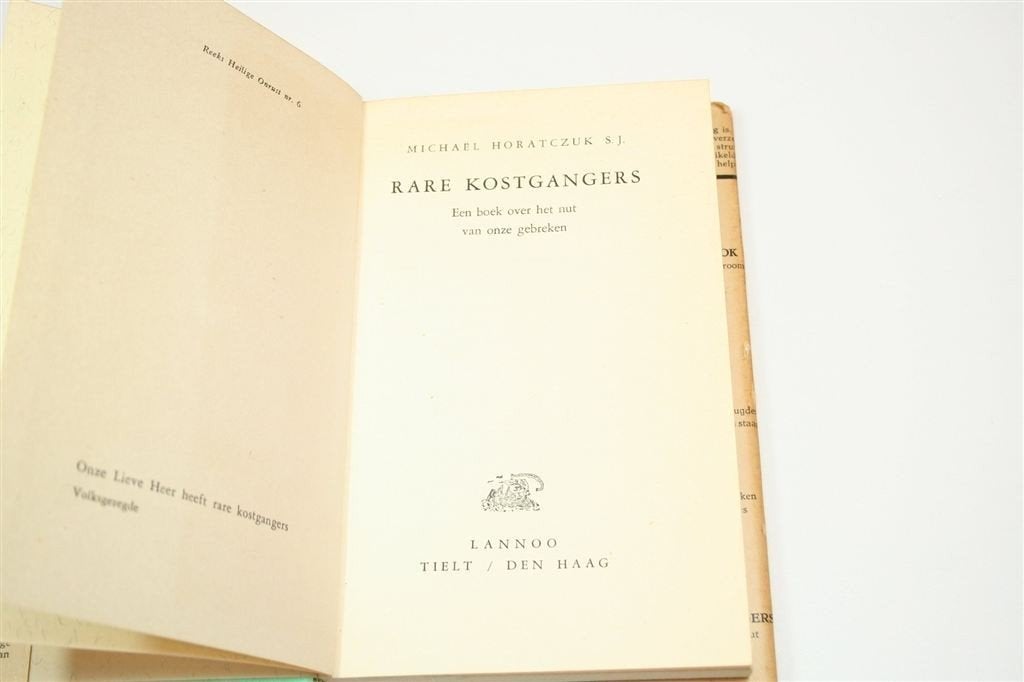 Rare Kostgangers — Over het Nut van Gebreken [1959], Ophalen of Verzenden, Gelezen, Overige onderwerpen, Achtergrond en Informatie