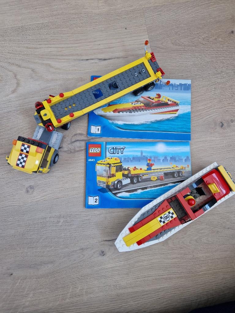 Lego City 4643 vrachtauto met oplegger en speedboot, Kinderen en Baby's, Speelgoed | Duplo en Lego, Ophalen of Verzenden, Gebruikt