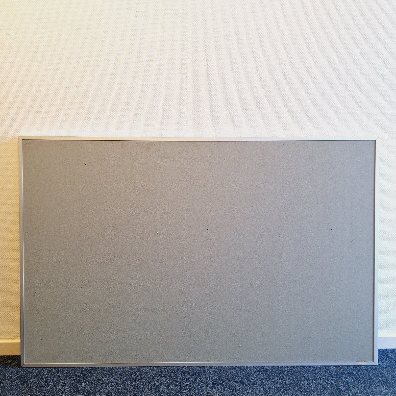 Groot Prikbord / Mededelingenbord + Omlijsting (117 x 75 cm), ., Prikbord, Ophalen of Verzenden, Zo goed als nieuw