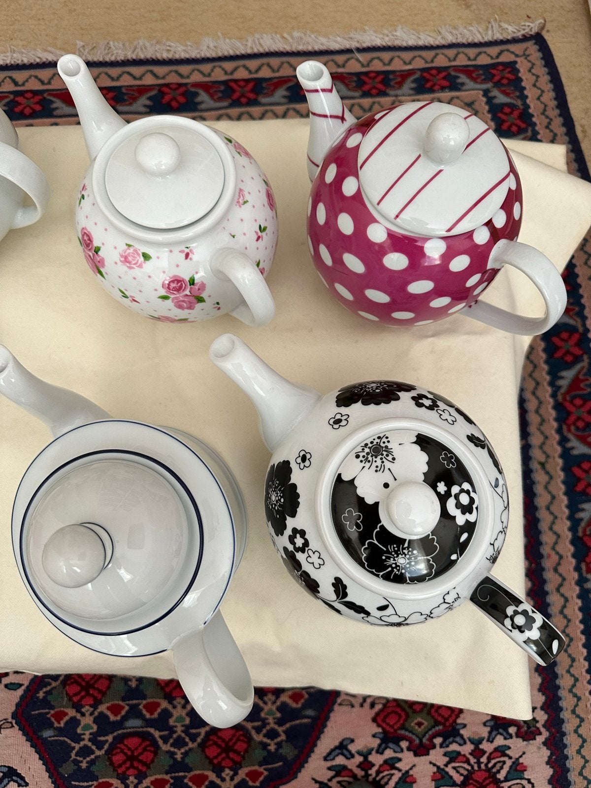 Diverse theepotten en kopjes, verschillende stijlen, Ophalen, Gebruikt, Keramiek, Theepot