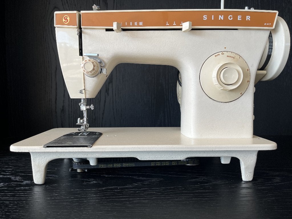 Singer 247 naaimachine voor herstel - motor werkt, Ophalen of Verzenden