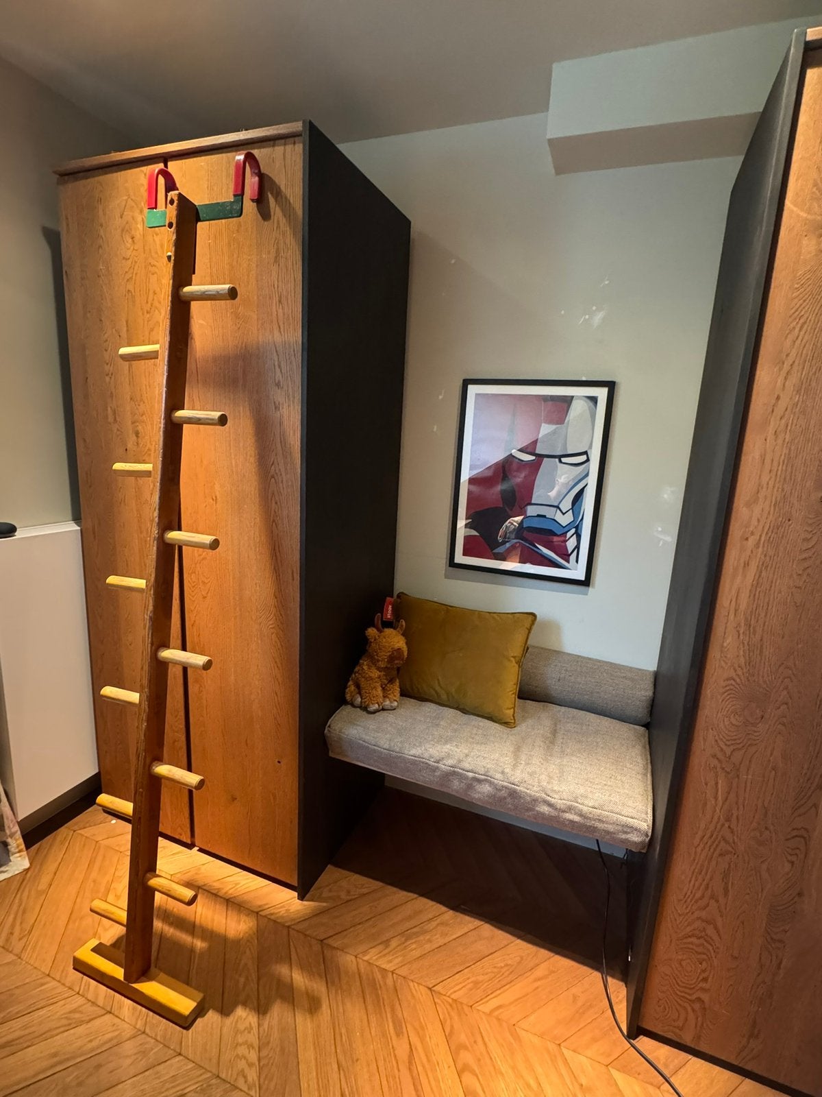 Antieke houten ladder, Ophalen
