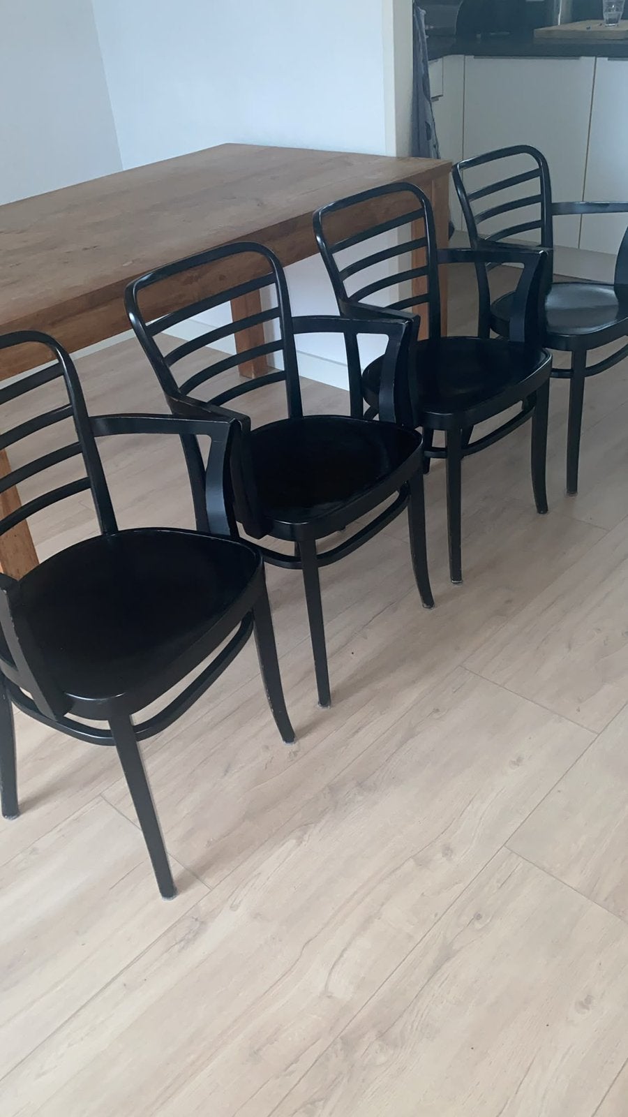 Thonet - 4 originele Thonet houten stoelen met armleuningen, Huis en Inrichting, Gebruikt, Zwart, Vier, Hout