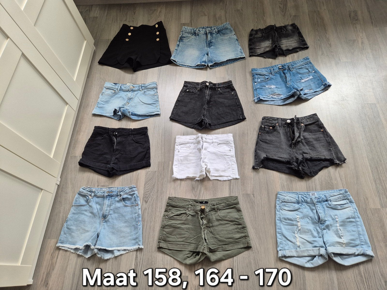 Pakket meisjes korte broeken draagmaat 158, 164 - 170, Broek, Meisje, Ophalen of Verzenden, Zo goed als nieuw