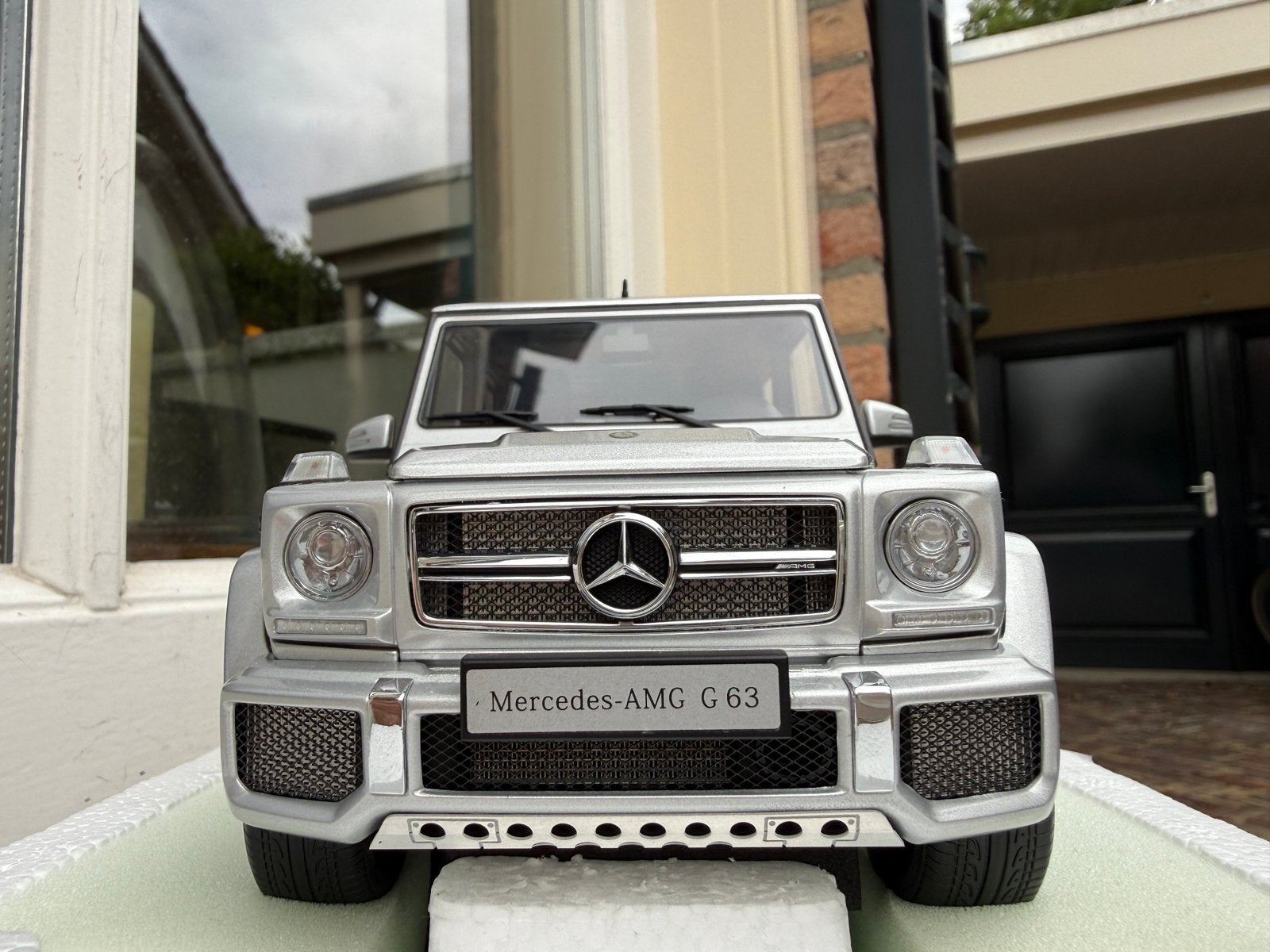 1:18 Mercedes Benz G63 AMG zilver 2017 Autoart 76323, Hobby en Vrije tijd, Modelauto's | 1:18, Auto, Autoart, Ophalen of Verzenden