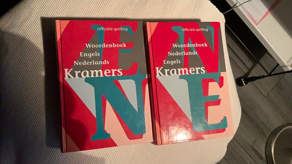 Woordenboeken en spiritueel boekje Gandhi, Ophalen, Zo goed als nieuw, Koenen of Wolters