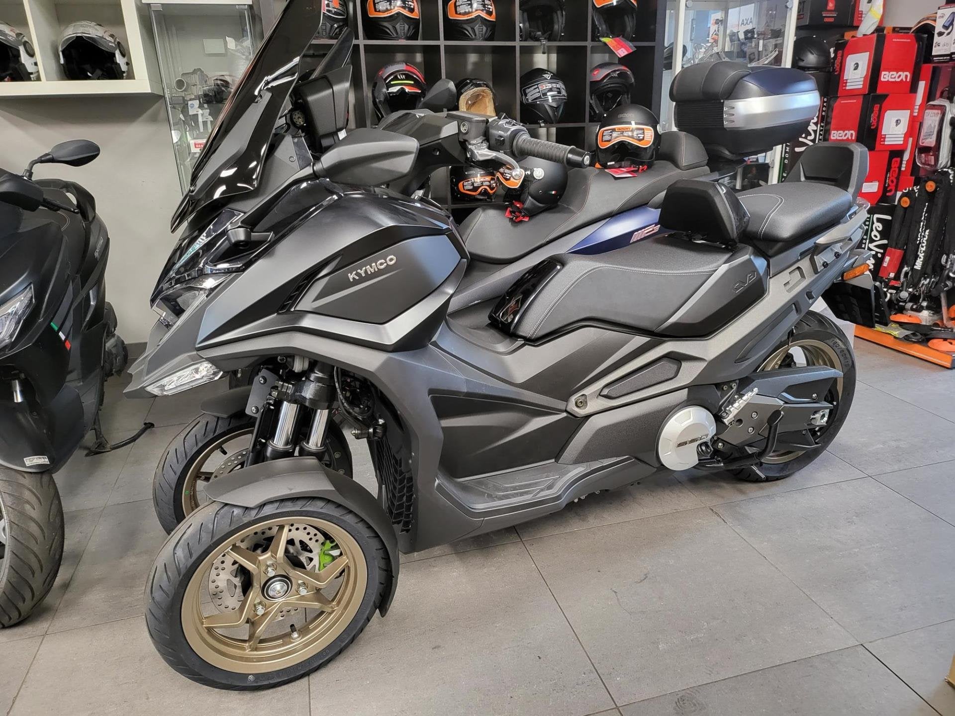 Kymco CV3 550i 2023 7040KM RIJKLAAR 750€ GRATIS ACCESSOIRE, Motoren, Kymco, Overig, Gebruikt, Bedrijf