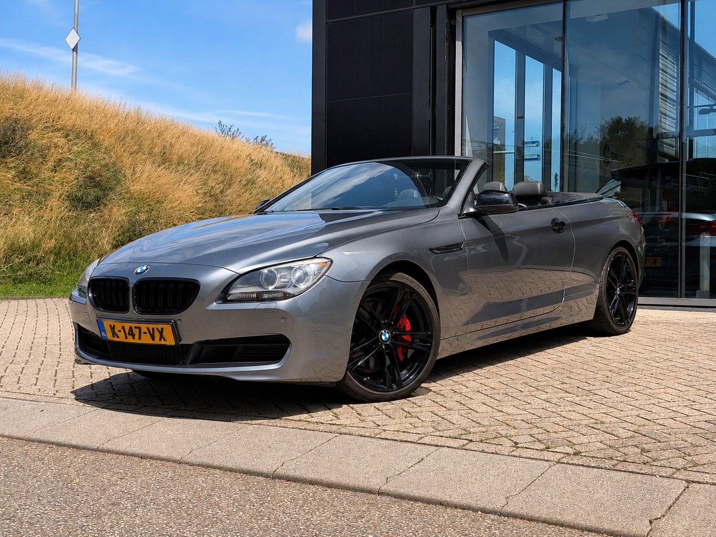 BMW 650i Cabrio High Executive 4.4 V8 Twin Turbo 407pk, Auto's, BMW, Automaat, Cabriolet, 2020 kg, 120 €/maand