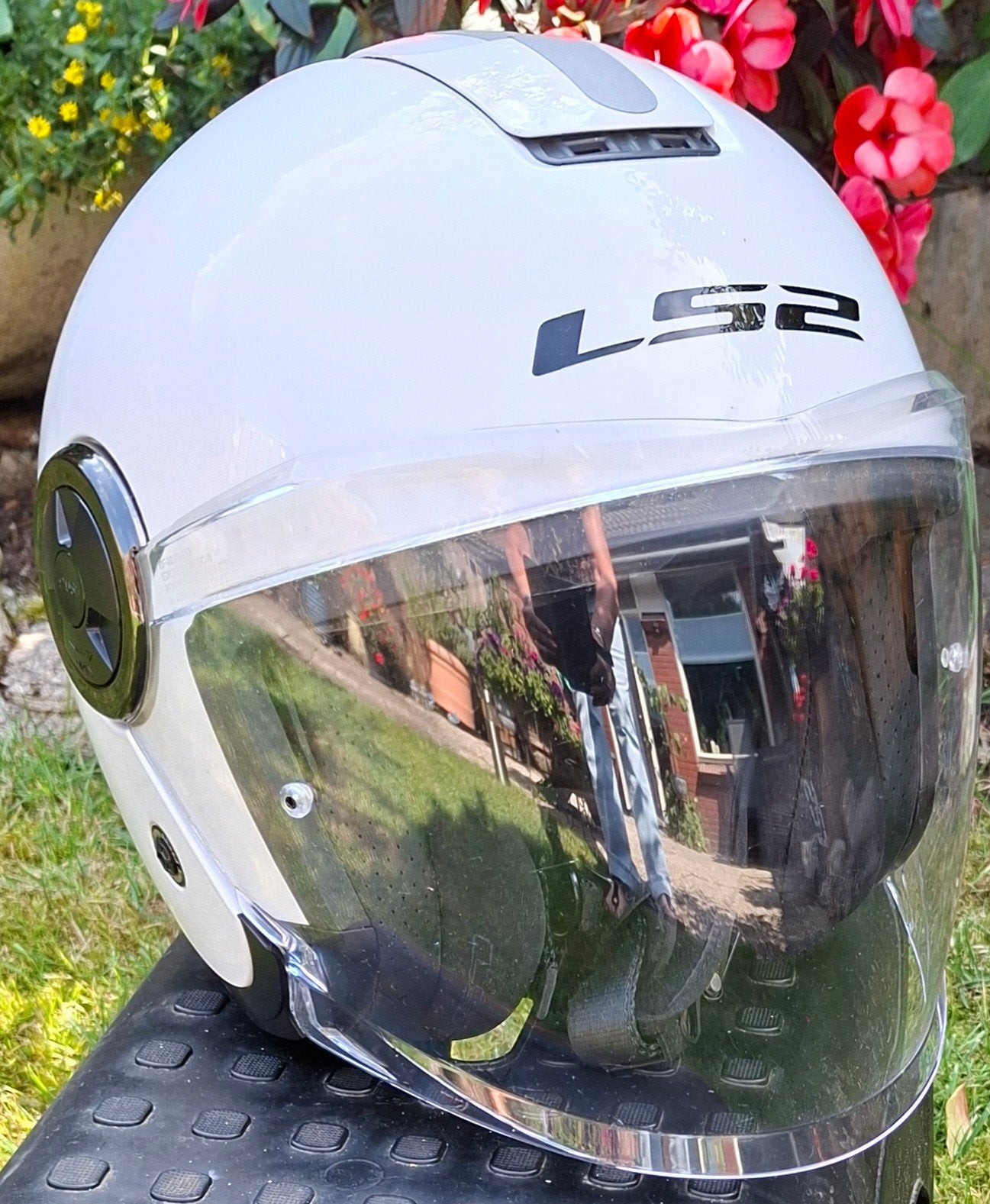 zeer nette bromfiets/scooter helm, Fietsen en Brommers, Ophalen, Zo goed als nieuw, Small, LS2