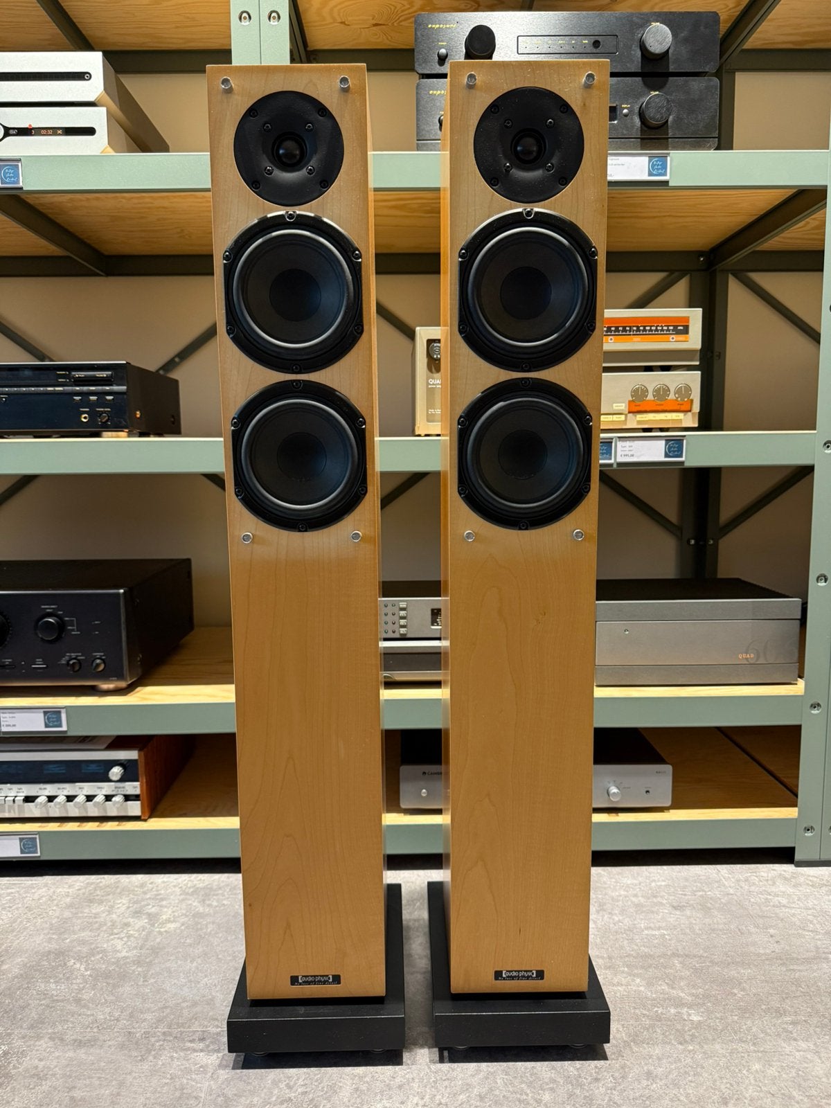 Audio Physic Yara, zeer mooi, spelen subliem, garantie, Vloerstaande luidspreker, Contact@vintageaudiobreda.nl, Audio Physic, Zo goed als nieuw