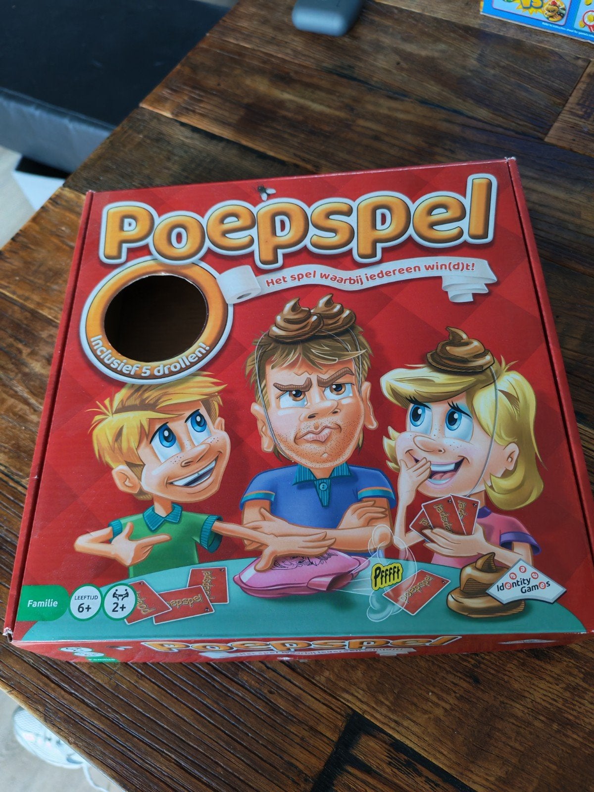 Poepspel - Het hilarische spel voor het hele gezin!, Een of twee spelers, Ophalen of Verzenden, Zo goed als nieuw, Identity Games