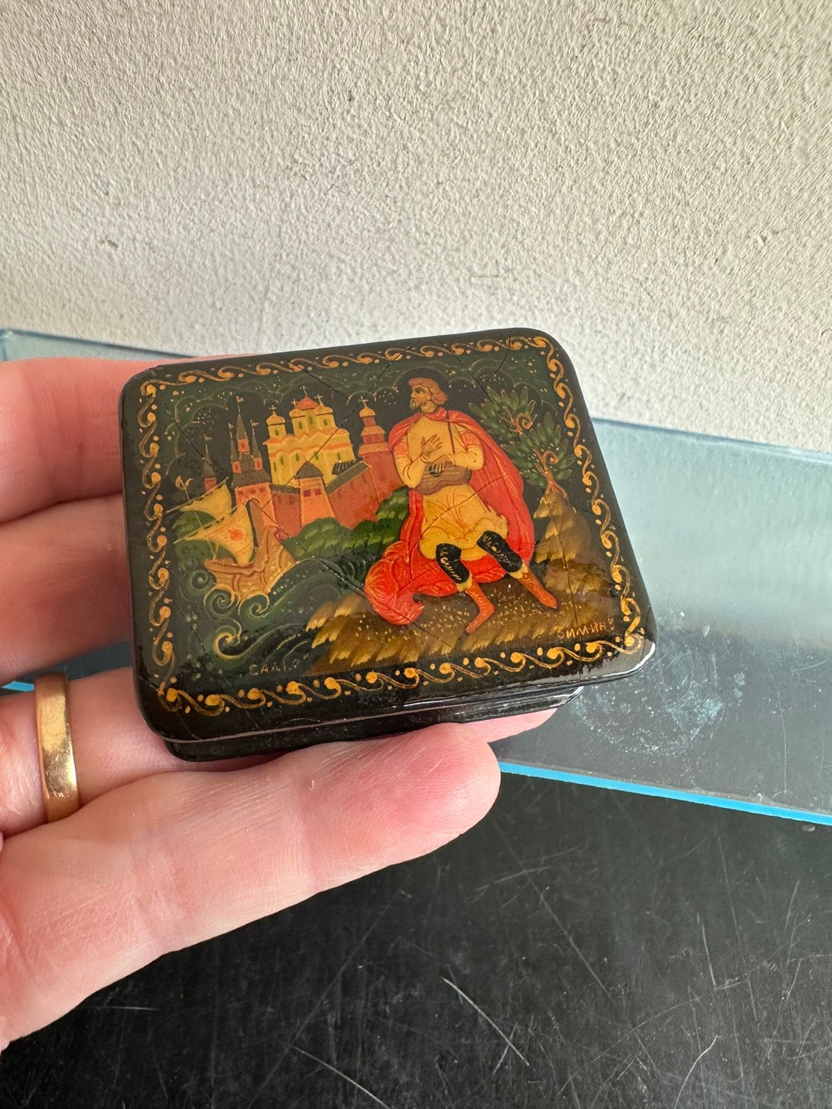 Oud Russisch volkskunst miniatuur lak kistje handgeschilderd, Ophalen of Verzenden, Gebruikt