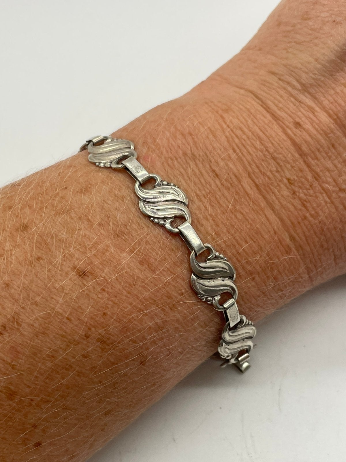 G86 Prachtige 800 zilveren schildjes armband, Ophalen of Verzenden, Zilver, Armband
