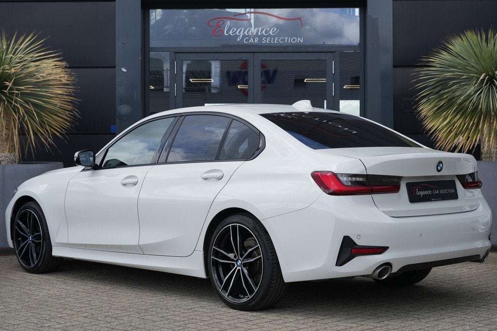 BMW 3 Serie 318i Sportline High Executive 157pk Navigatie/Ap, Automaat, 1998 cc, Achterwielaandrijving, Gebruikt
