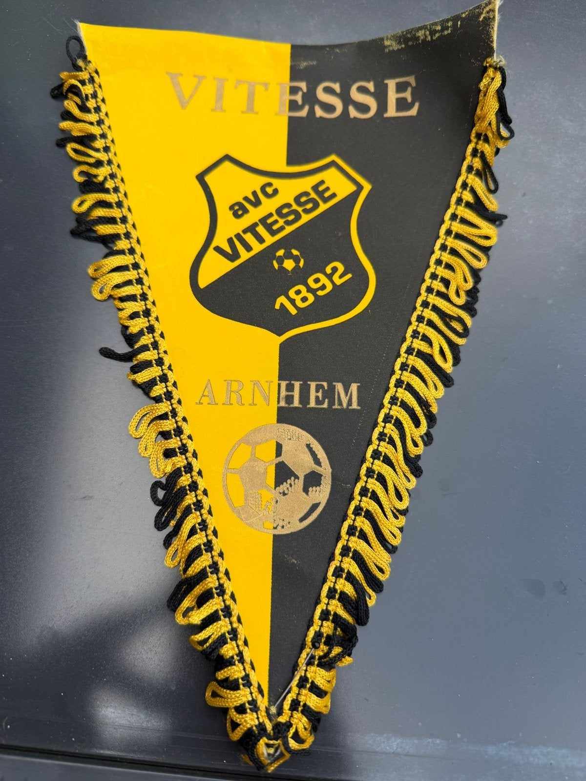 Vintage Vitesse Vaantje - Zwart/Geel - AVC Vitesse 1892, Ophalen of Verzenden, Gebruikt, Vitesse, Vaantje of Sjaal