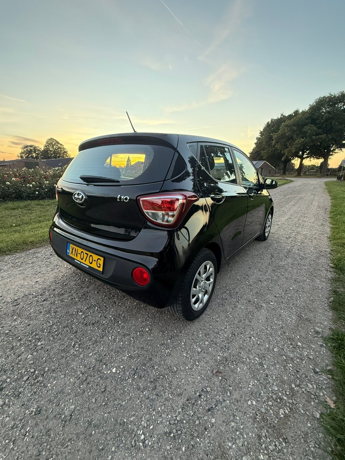 Foto 12 van Hyundai i10 1.0i 66pk 2019 Zwart