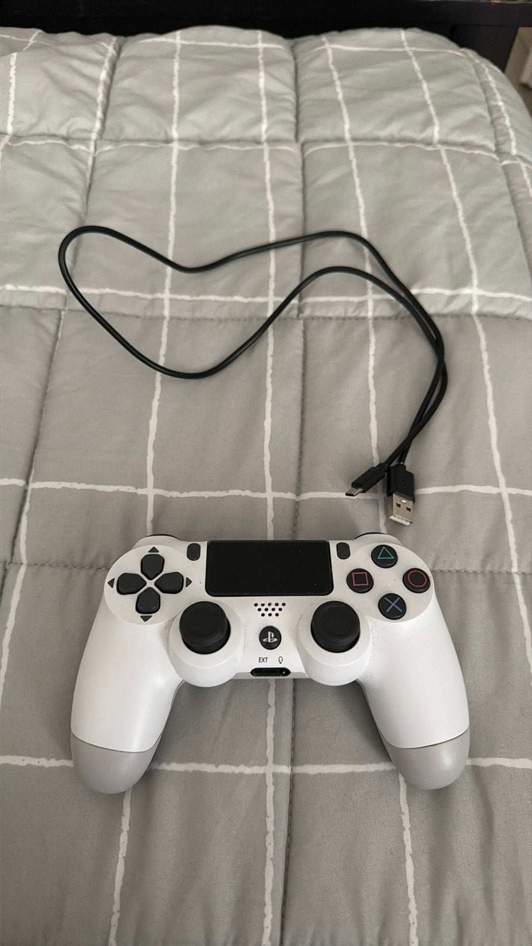 Playstation 4 controller wit + oplader, Spelcomputers en Games, Spelcomputers | Sony PlayStation Consoles | Accessoires, Ophalen of Verzenden