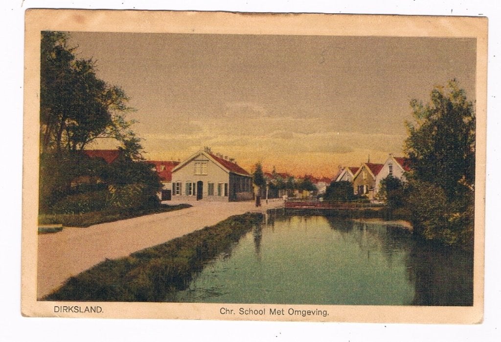 4 / DIRKSLAND : Chr. School met Omgeveing, Verzenden, 1920 tot 1940, Gelopen, Zuid-Holland