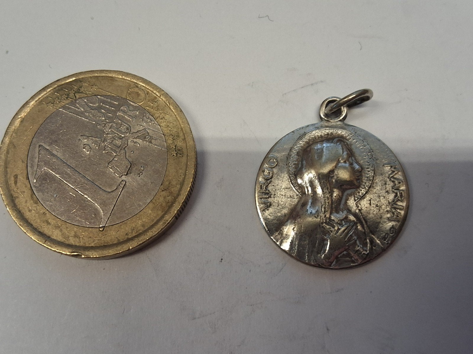 Zilveren Medaille Maagd Maria Hanger, Met hanger, Gebruikt, Ophalen of Verzenden, Zilver